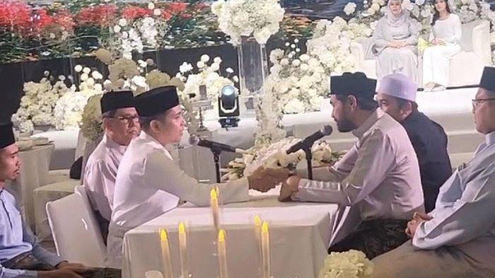 Momen Mualem menikahkan putrinya