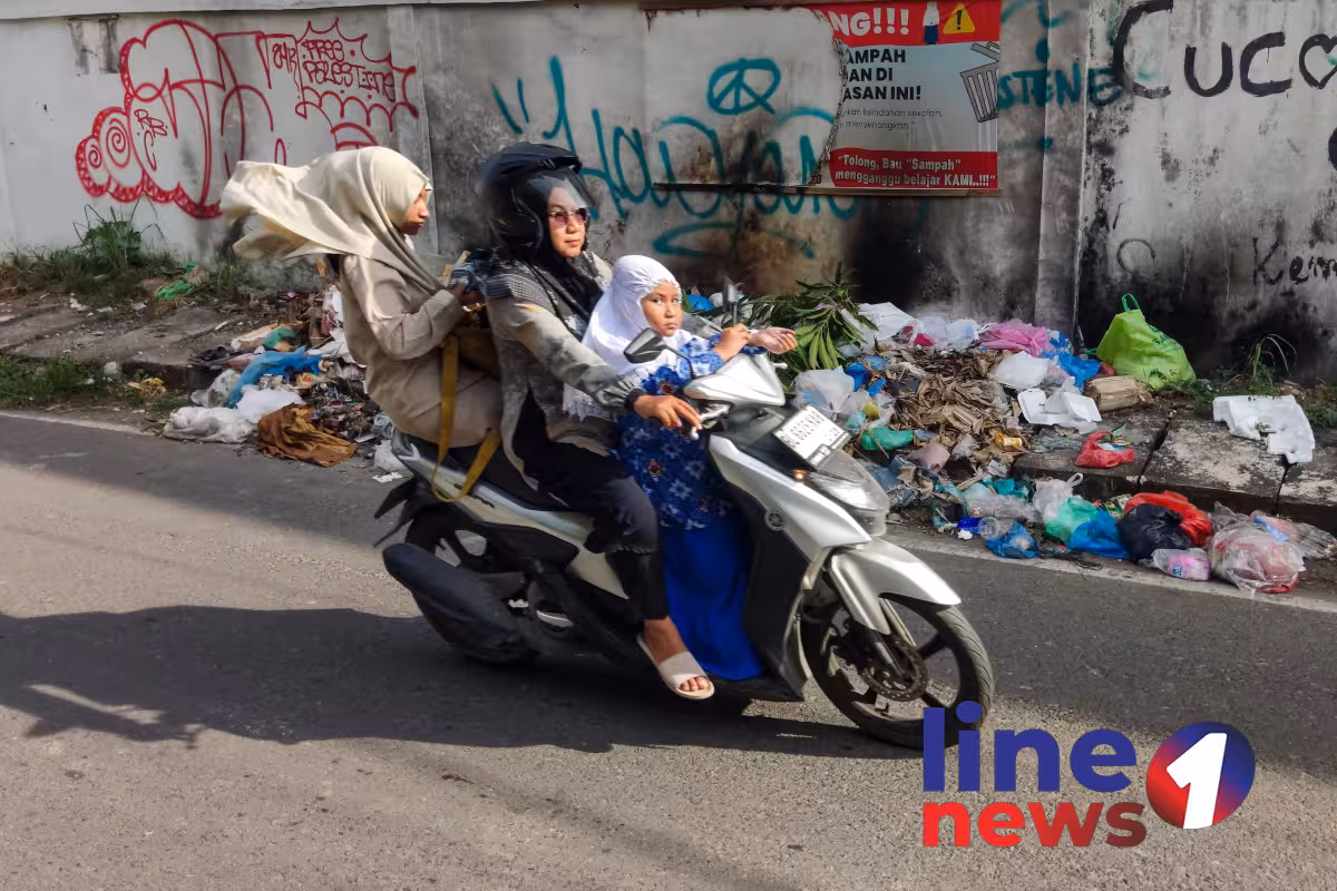 Tumpukan sampah dekat SMAN 1 Lhokseumawe2