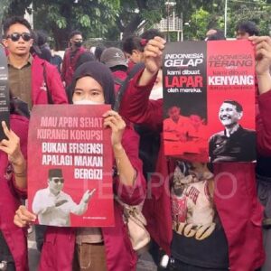 massa aksi indonesia gelap