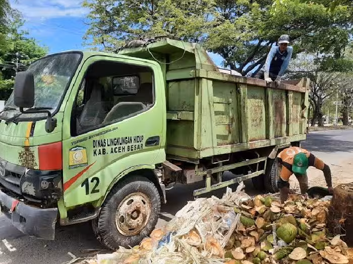Armada Sampah Aceh Besar