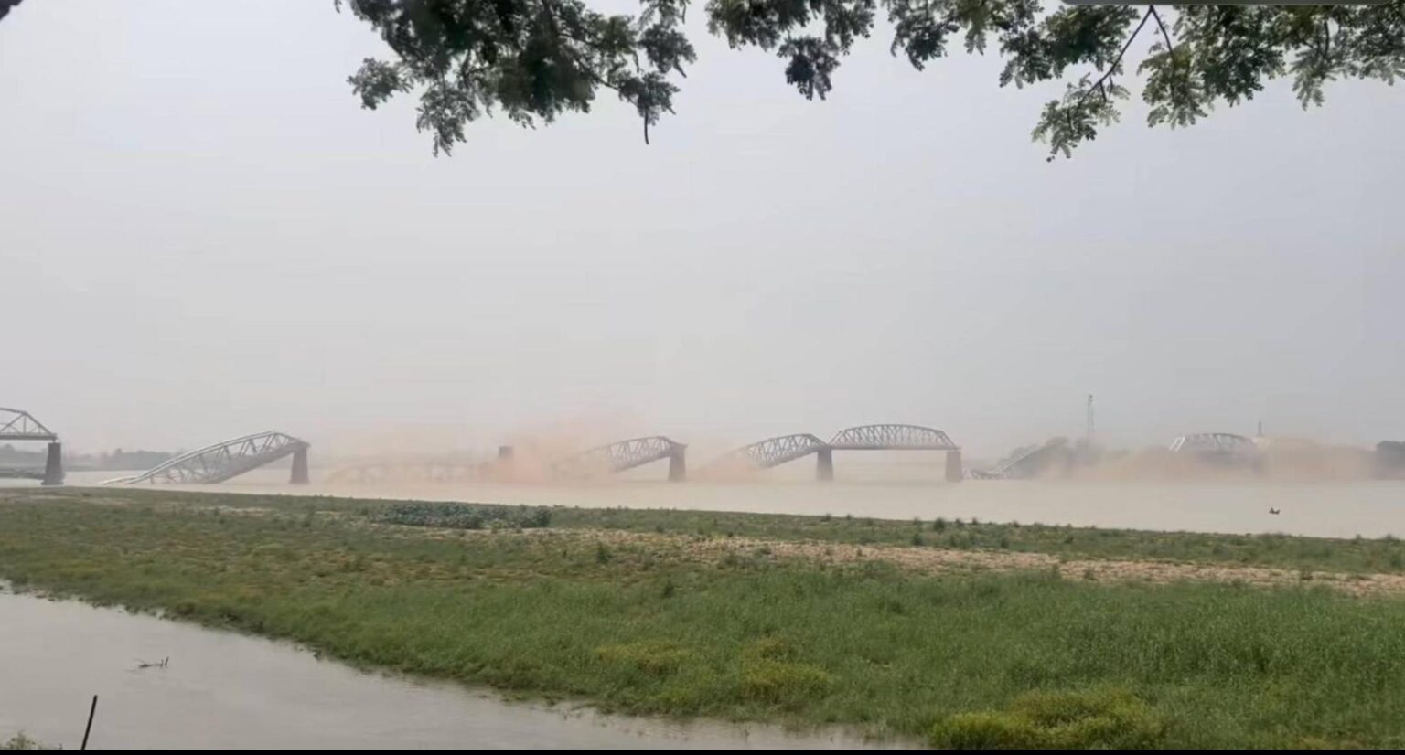 Jembatan di Sagaing hancur akibat gempa