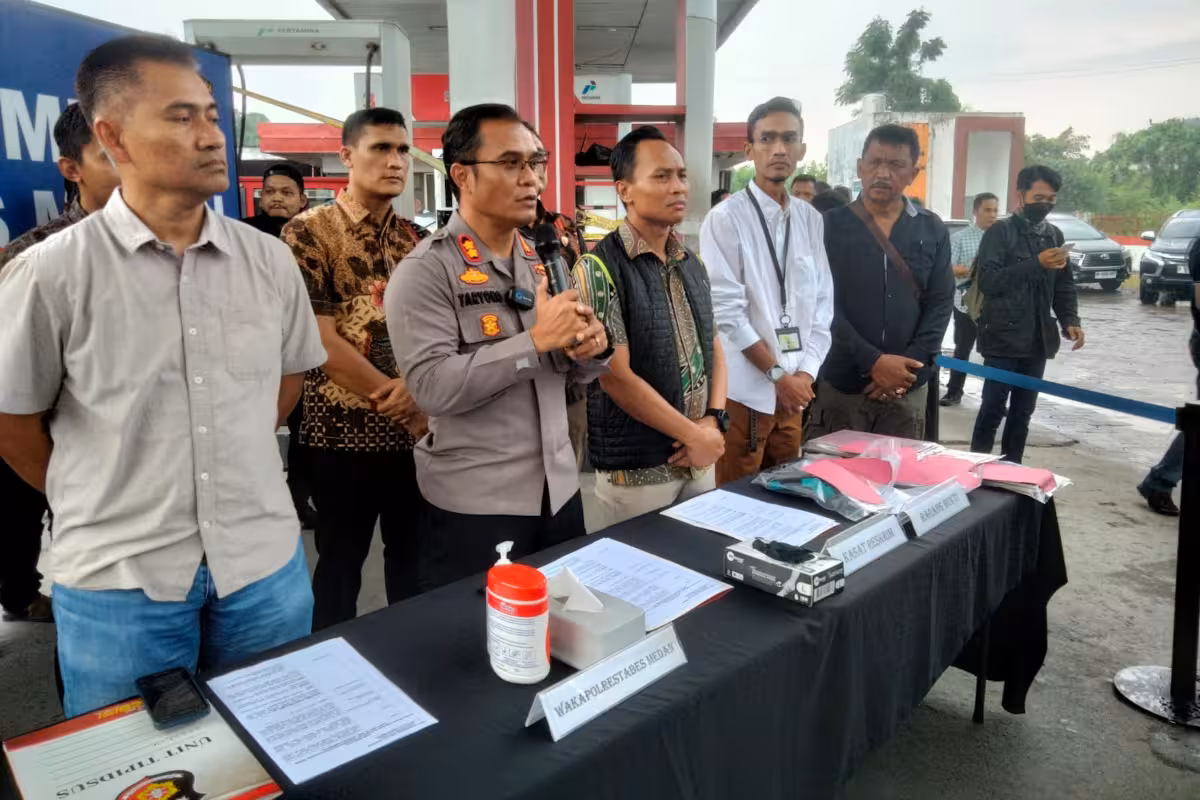 Konferensi Pers di TKP