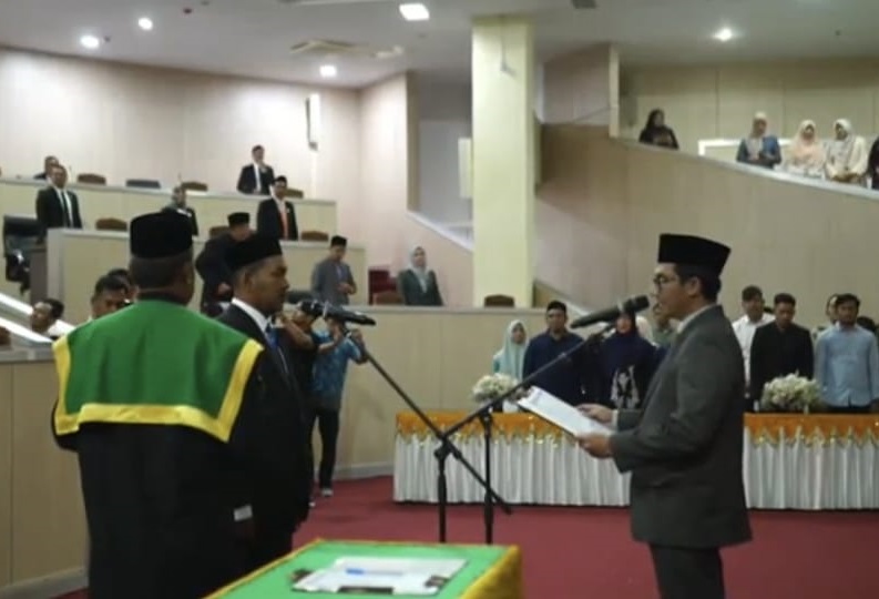 Pelantikan Zulkasmi PAW Anggota DPRK Banda Aceh