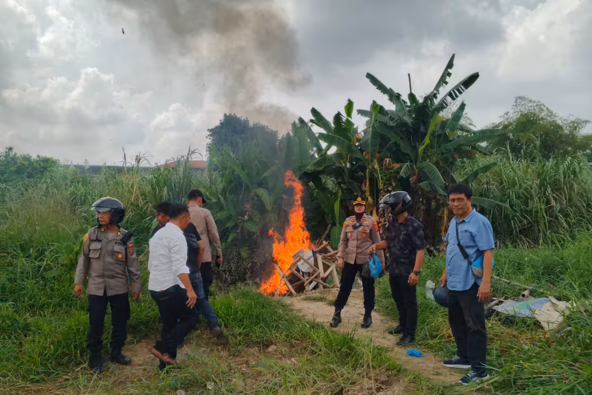 gerebek sarang narkoba polrestabes medan (6)