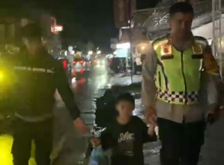 Kapolres Aceh Tengah Dody dan bocah