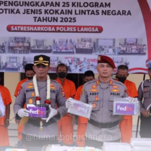 Konferensi pers pengungkapan peredaran 25 kg kokain