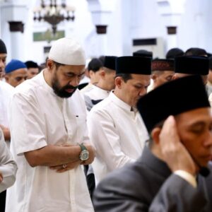 Mualem Dek Fad salat Idulfitri di MRB Banda Aceh