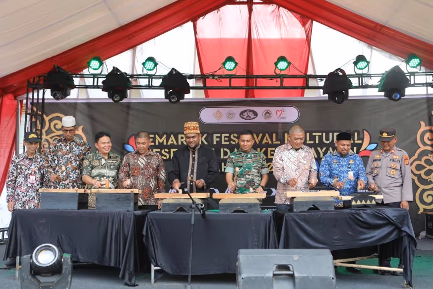 Peluncuran canang ceureukeh