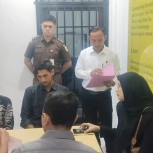 Penyerahan berkas tersangka penganiayaan kepada jaksa