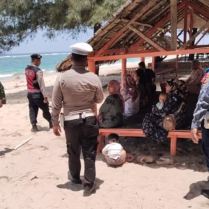 Personel Pam Lhoknga Polres Aceh Besar patroli di Pulo Kapuk