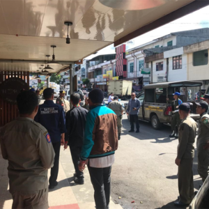 Satpol PP minta pemilik toko bongkar kanopi