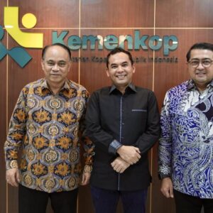 Sayuti bersama Budi dan Riefky