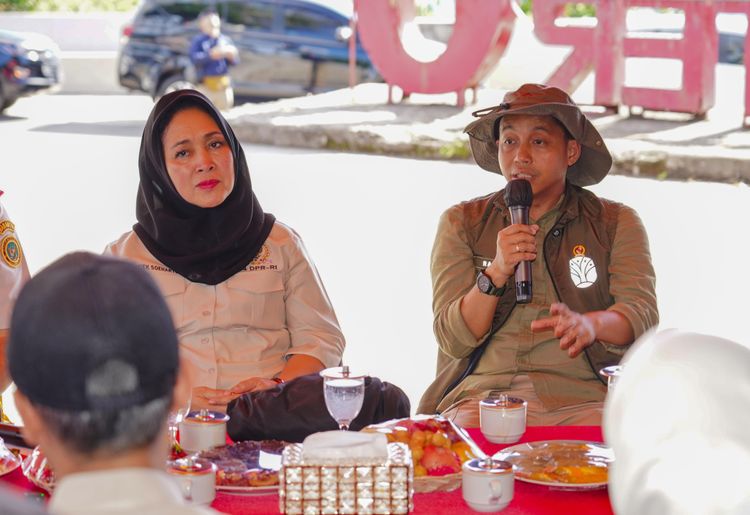 Titiek Soeharto dan Raja Juli Antoni Titiek Soeharto dan Raja Juli Antoni