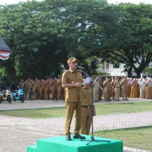 Wali Kota Sayuti pimpin apel gabungan