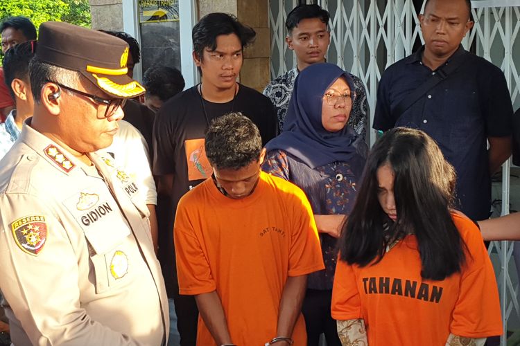 Kakak adik kirim mayat bayi