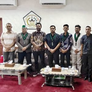 Ketua DPRK Lhokseumawe dan pengurus HMI