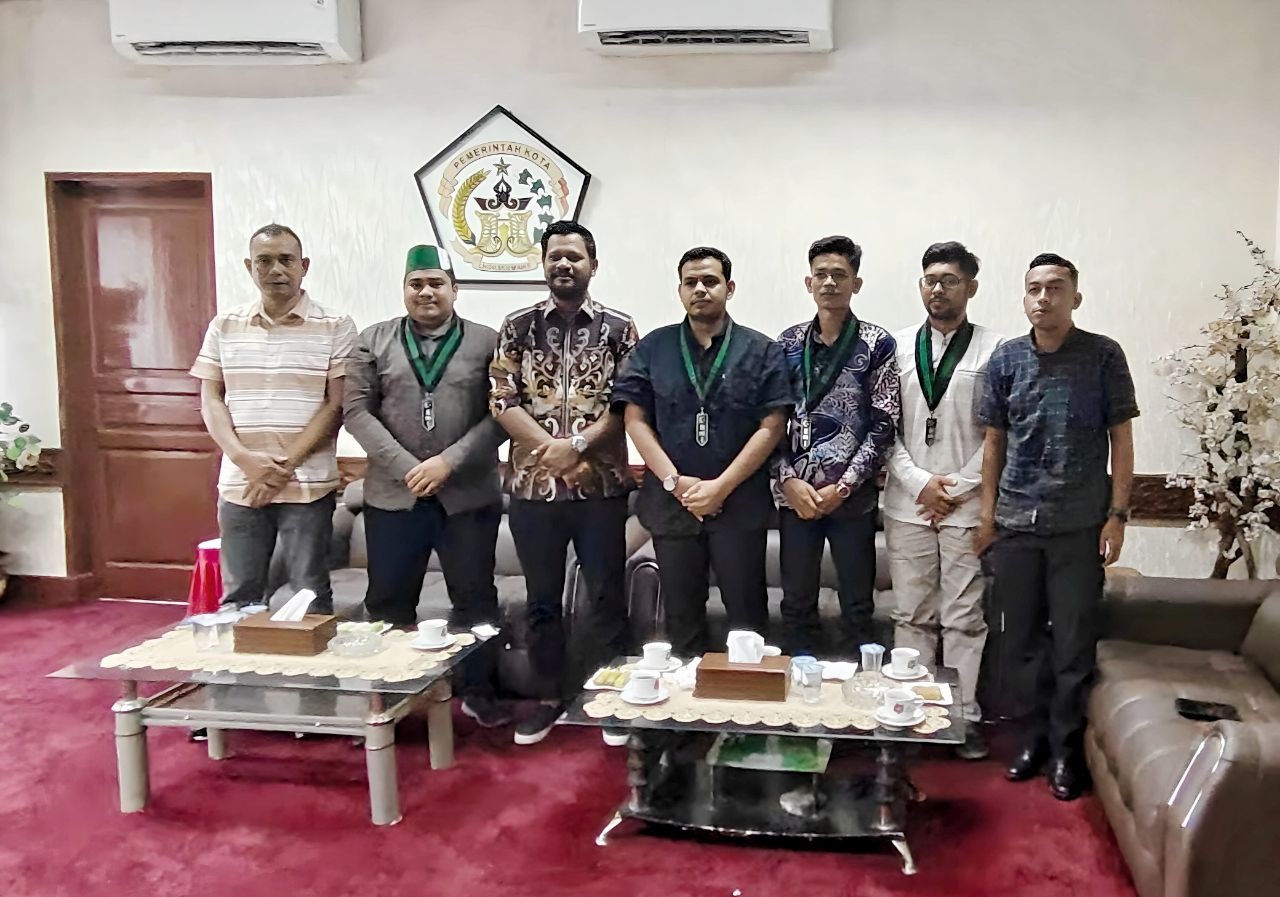 Ketua DPRK Lhokseumawe dan pengurus HMI