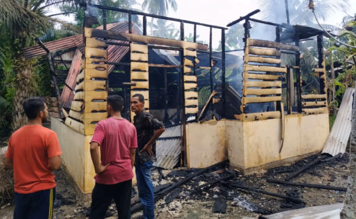 Rumah yang terbakar