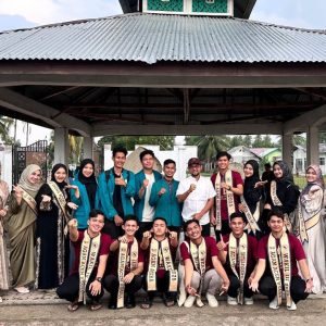 Agam Inong Aceh Utara foto di Makam Sultanah Nahrasyiah