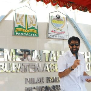Gubernur Mualem di Pulau Panjang Singkil