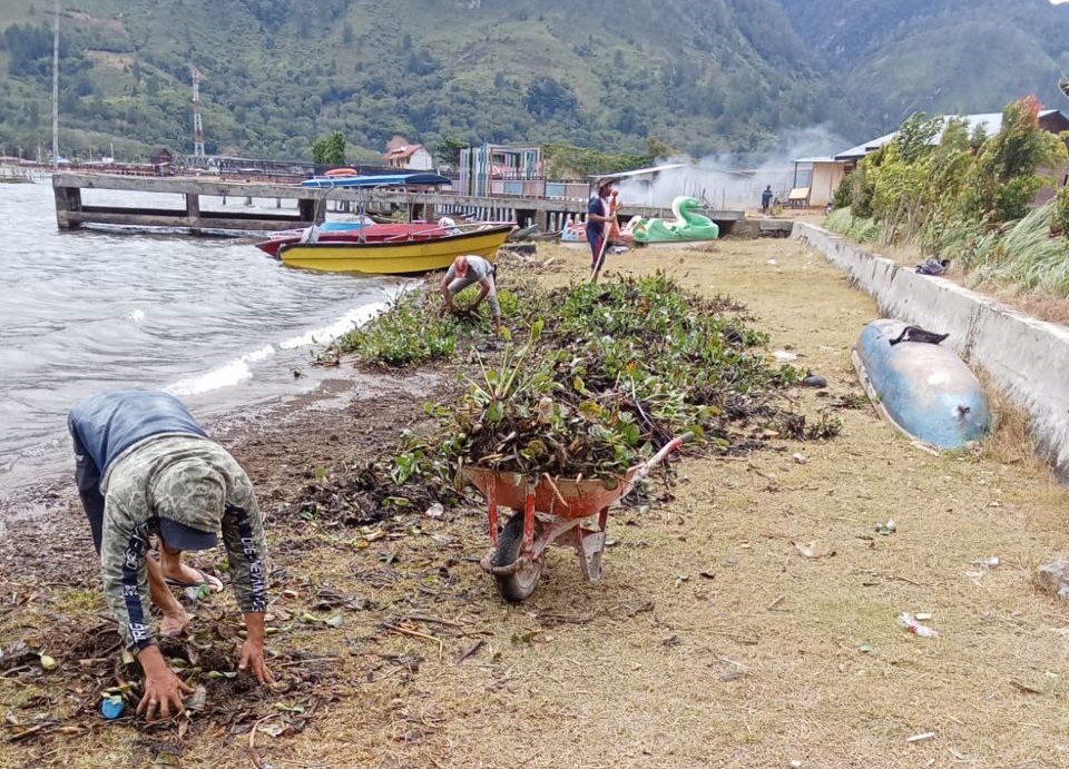 Pokdarwis BR bersihkan hulu DAS jaga Danau Lut Tawar
