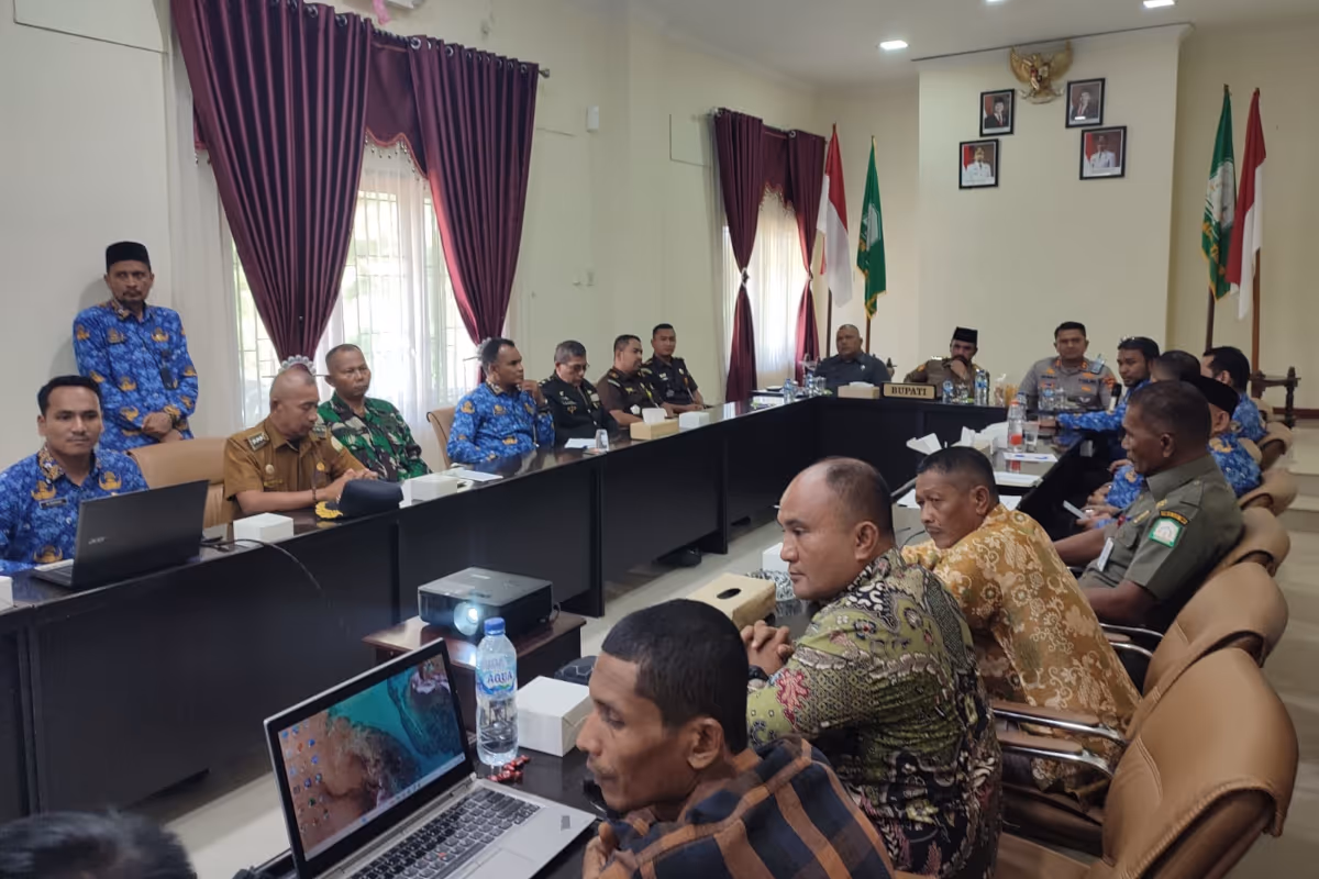 Rapat penyelesaian sengketa lahan warga dengan PTPN I