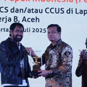 Gubernur Muzakir Manaf