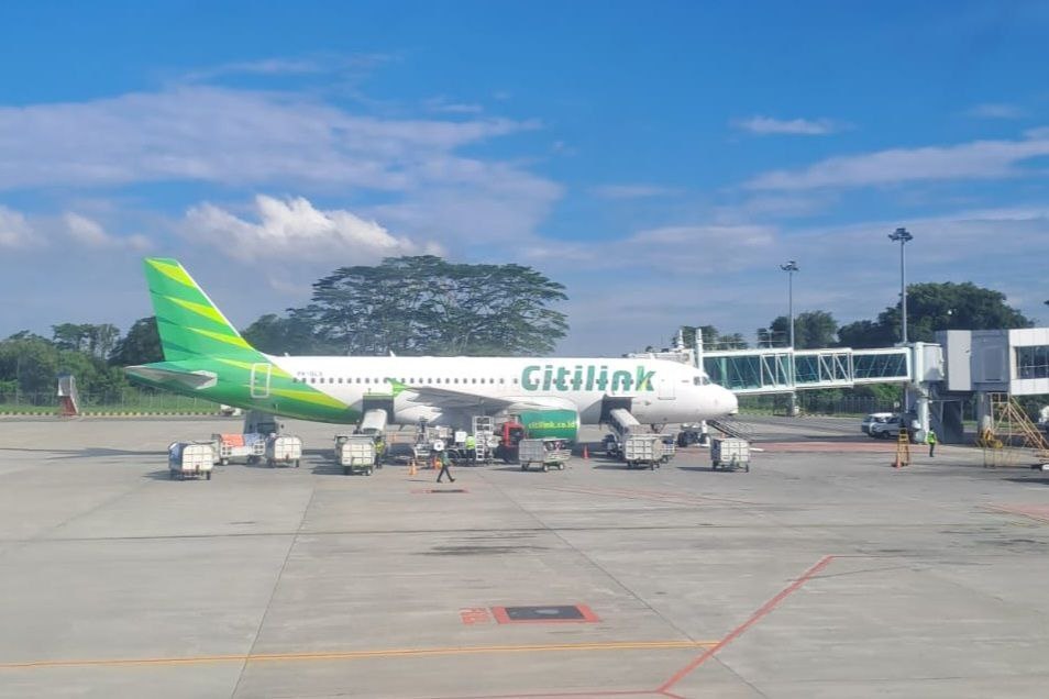 Penerbangan domestik di Bandara SIM