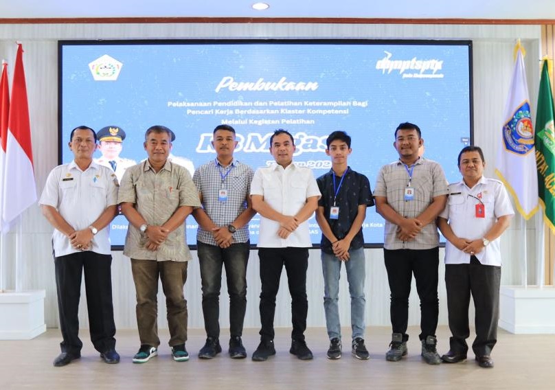 Wali Kota Sayuti saat buka Diklat Ketrampilan Kerja