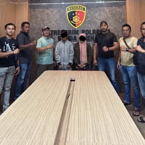 ZU dan rekannya setelah ditangkap