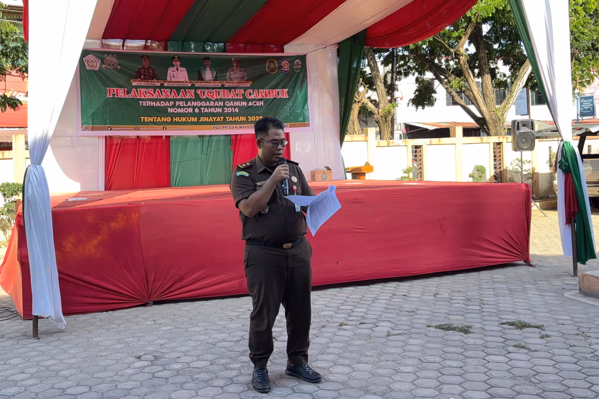 eksekusi cambuk lhokseumawe (1)