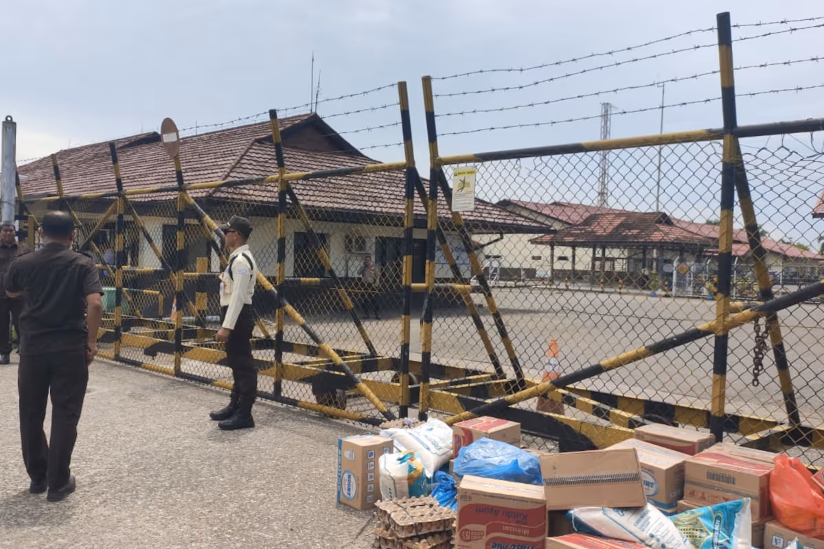 warga kembalikan bantuan PGE (2)