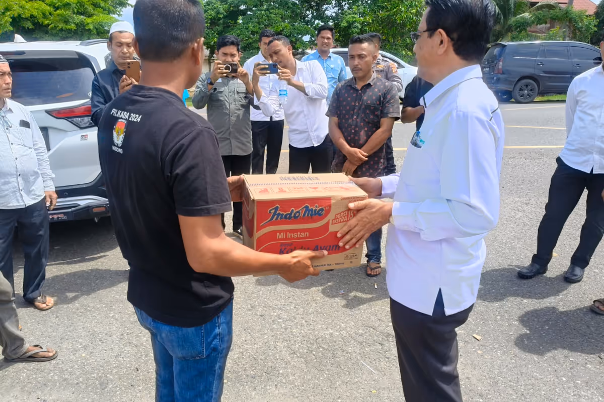 warga kembalikan bantuan PGE (4)