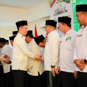 Bupati Tarmizi memberi selamat kepada PCNU Aceh Barat