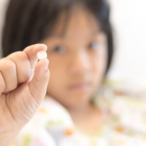 Ilustrasi obat cacing untuk anak