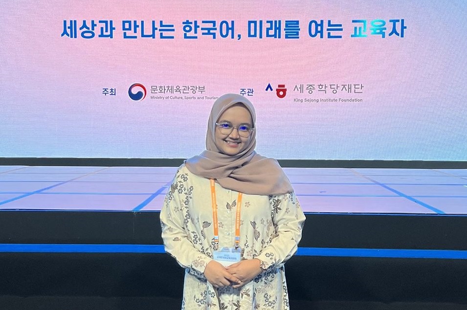 Khairunnisa guru bahasa Korea asal Aceh