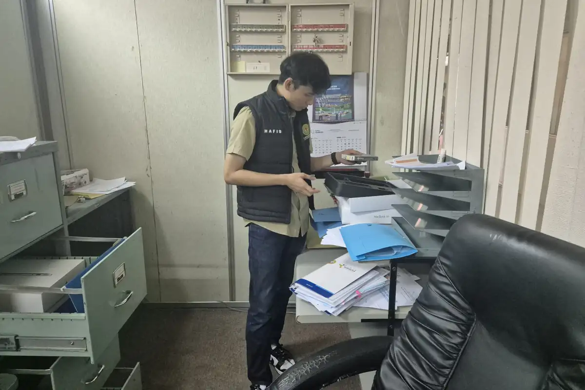 penggeledahan kantor PT Patna (6)