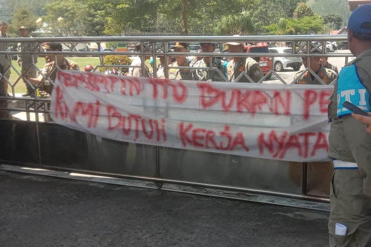 AMG menyegel kantor Bupati Aceh Tengah