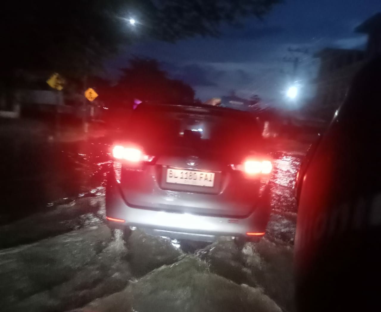 Banjir di jalan depan RSUCM Lhokseumawe