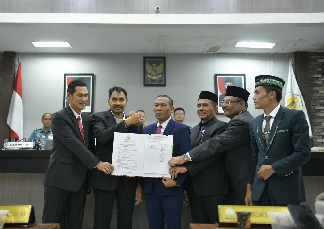 Gubernur dan DPRA menyetujui Raqan APBA P 2025