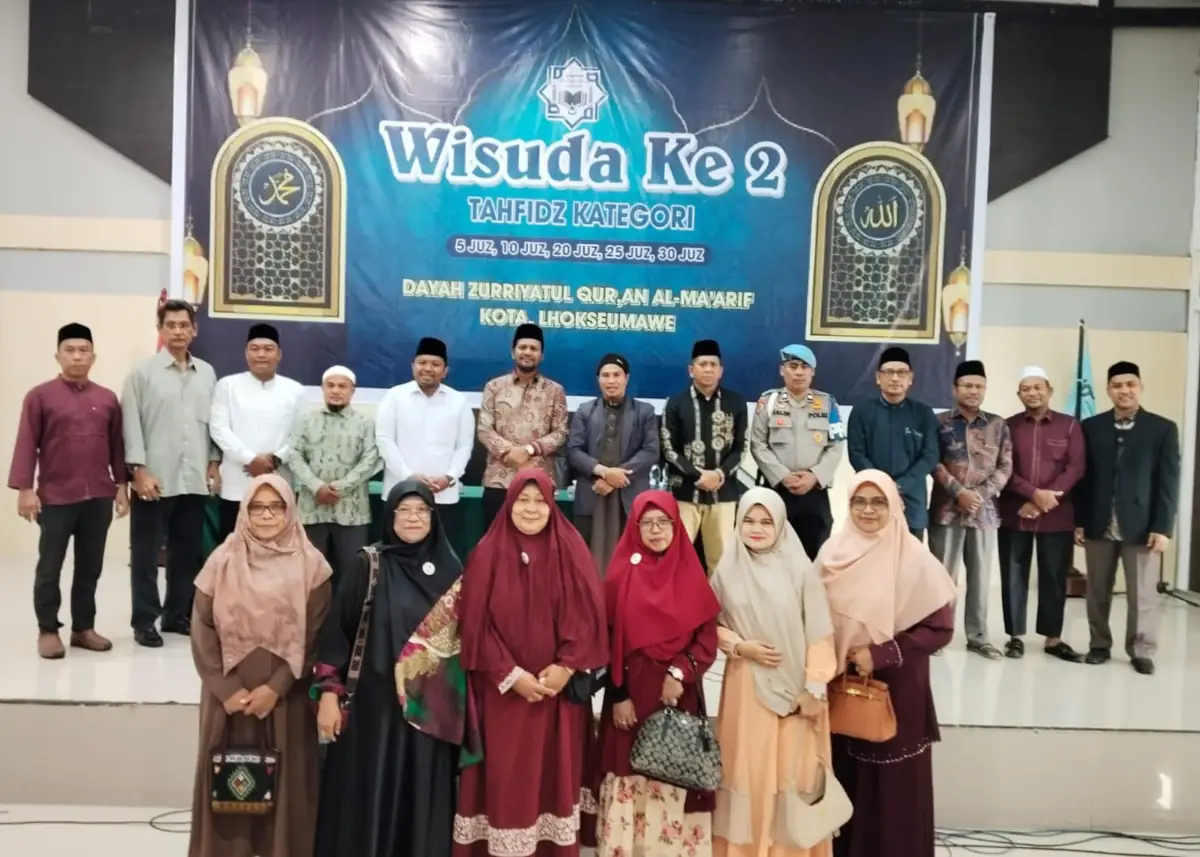 Para tokoh yang hadir saat wisuda