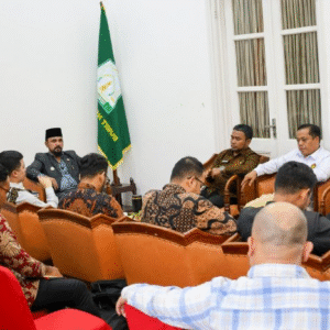 Bupati Al Farlaky terima audiensi PT Pema
