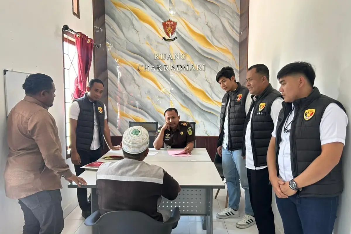 Proses penyerahan tersangka dan barang bukti