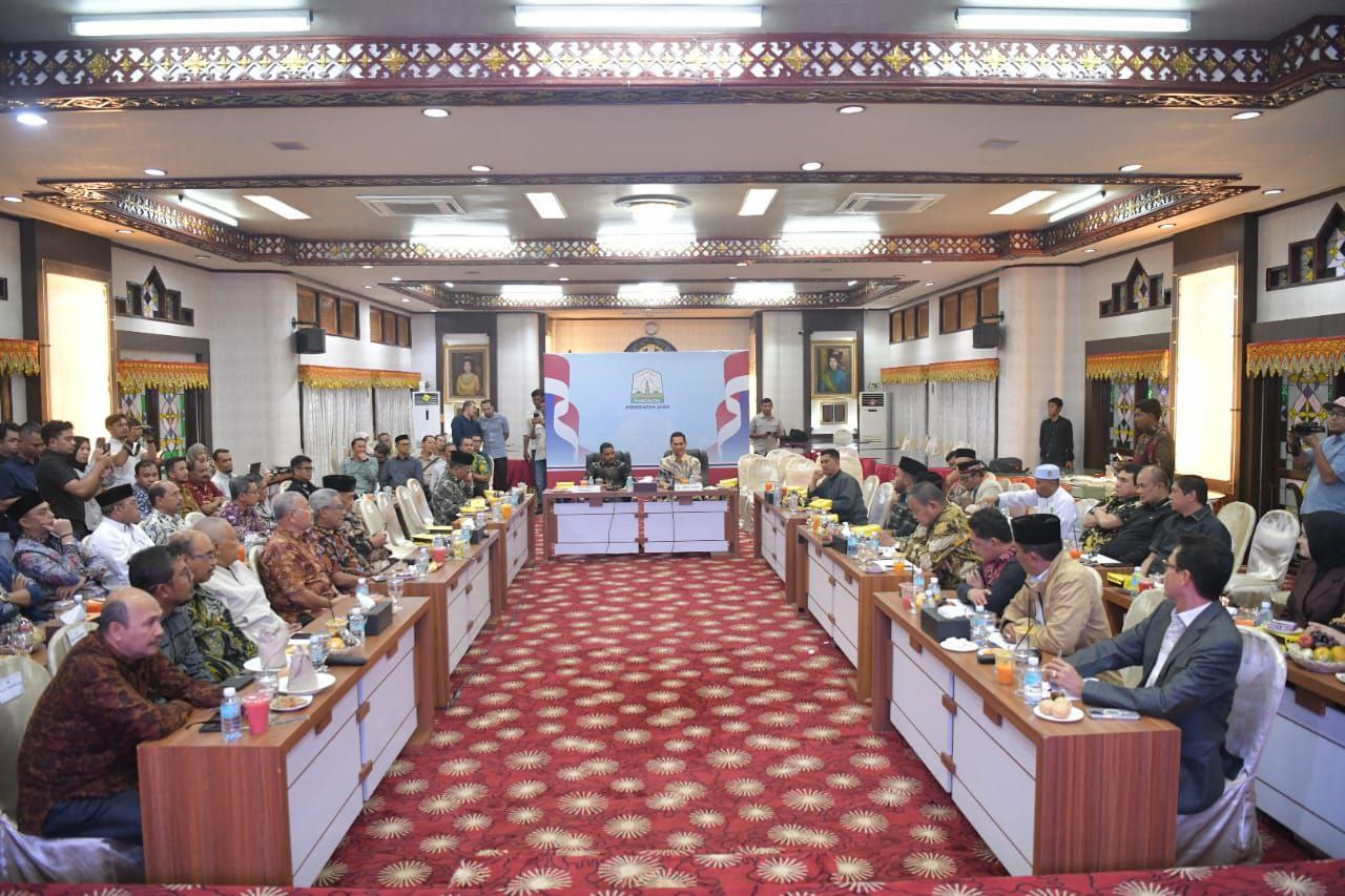 Sekda Aceh dan anggota DPR RI bahas revisi UUPA