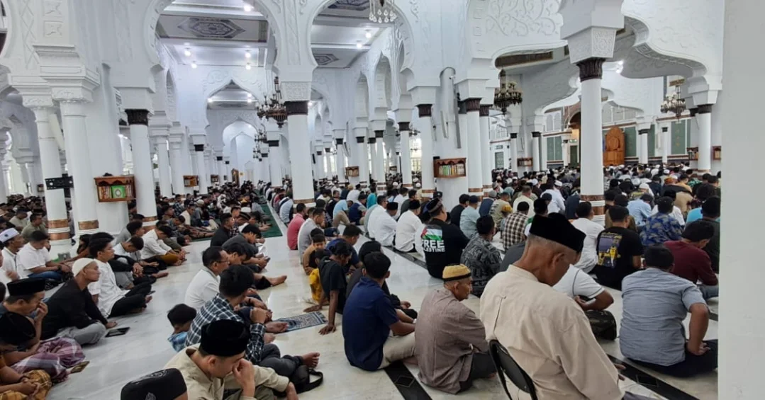 Suasana salat Jumat di Masjid Raya Baiturrahman Banda Aceh
