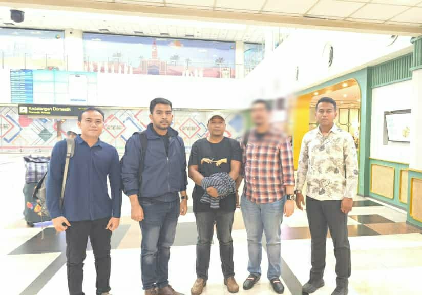 Terpidana perdagangan orang Hasril Azwar saat dijemput Jaksa