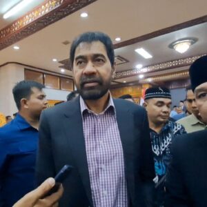 Gubernur Muzakir Manaf alias Mualem