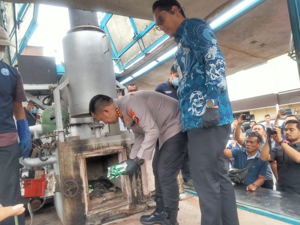 Kapolrestabes Medan memusnahkan narkotika