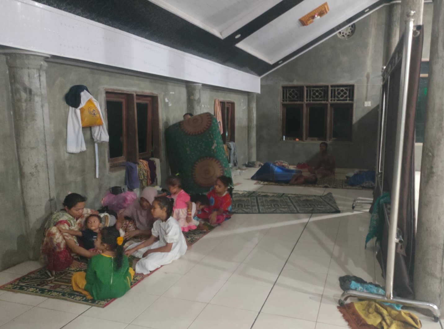 Korban banjir Gampong Matang Arongan