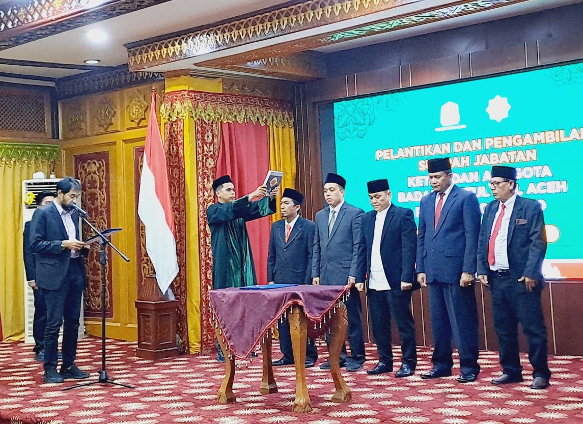 Mualem lantik Komisioner Baitul Mal Aceh